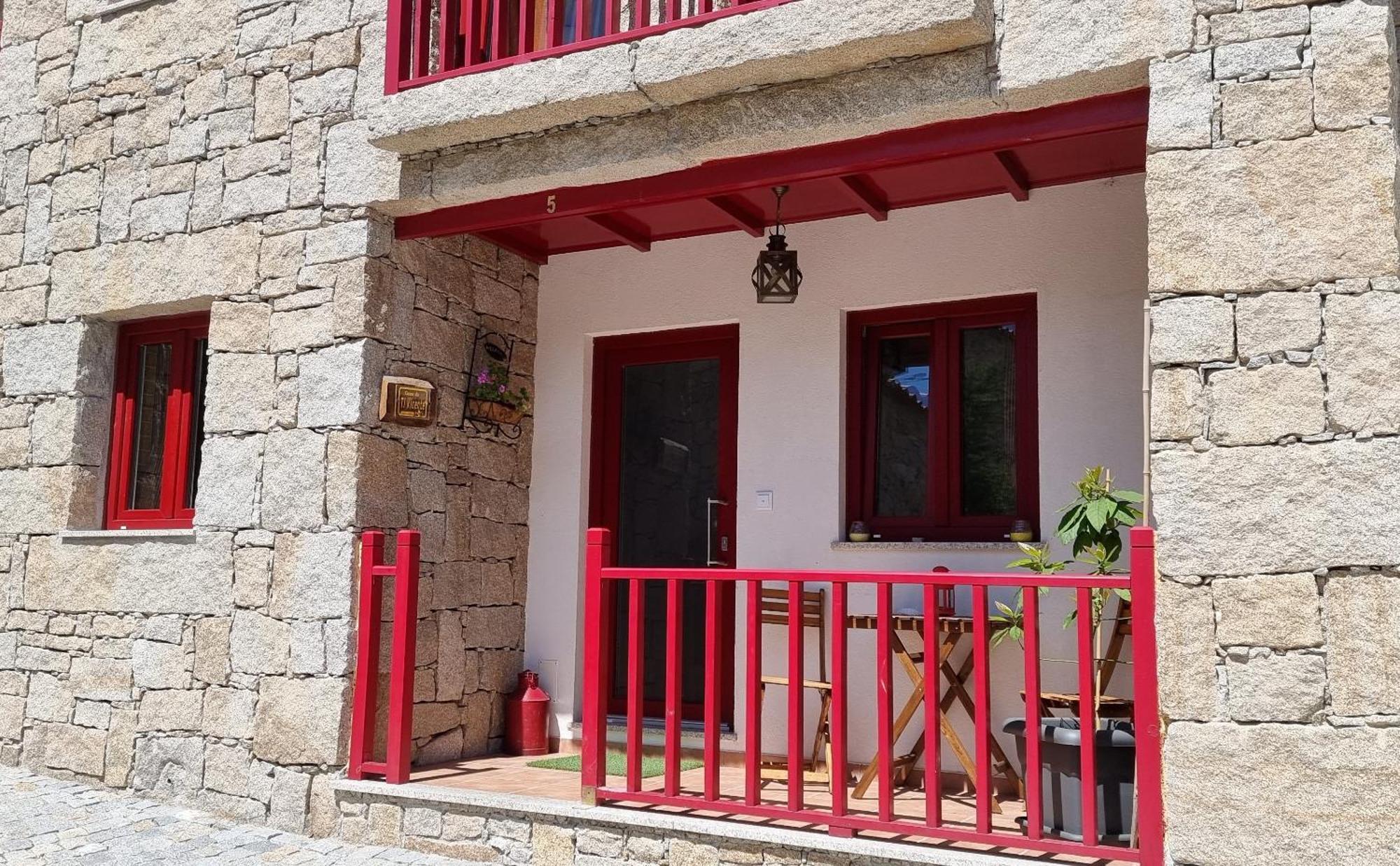 Gasthaus Casas Da Ribeira Seia Exterior foto